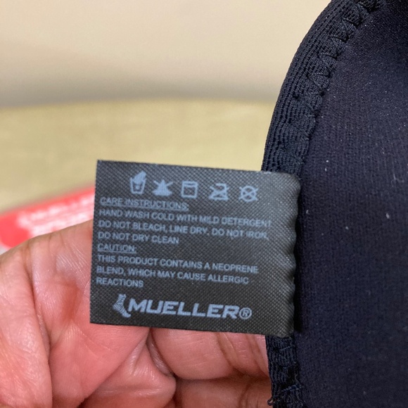 NWT Mueller Sport Care Knee Sleeve, size M, closed patella - Picture 6 of 6
